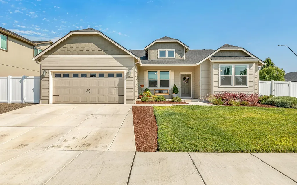 1647 Pearl Eye Lane Medford OR 97504