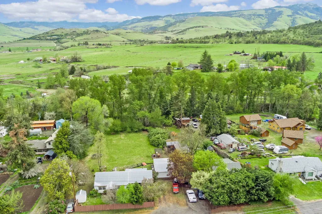 3289 Highway 66 Ashland OR 97520