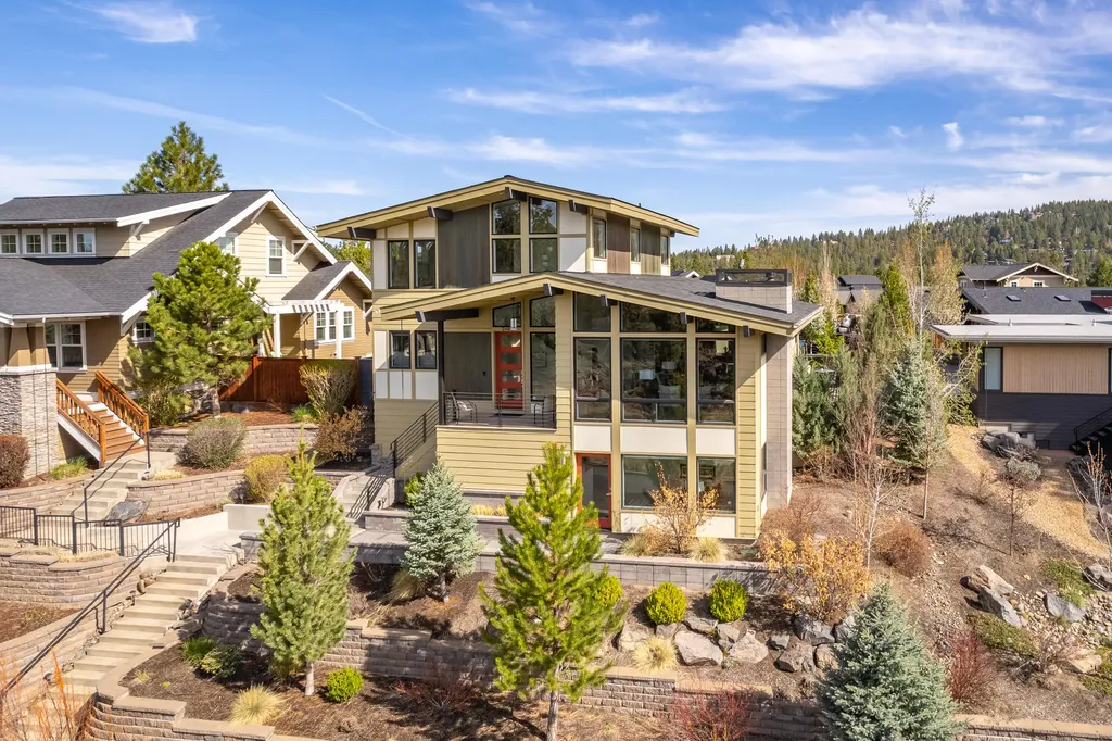 2464 NW Drouillard Avenue Bend OR 97703