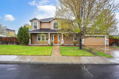2225 SW Kalama Avenue Redmond OR 97756