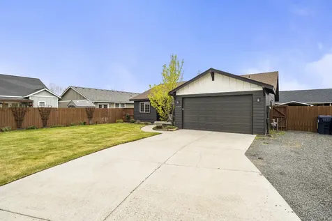 1167 NW Redwood Avenue Redmond OR 97756
