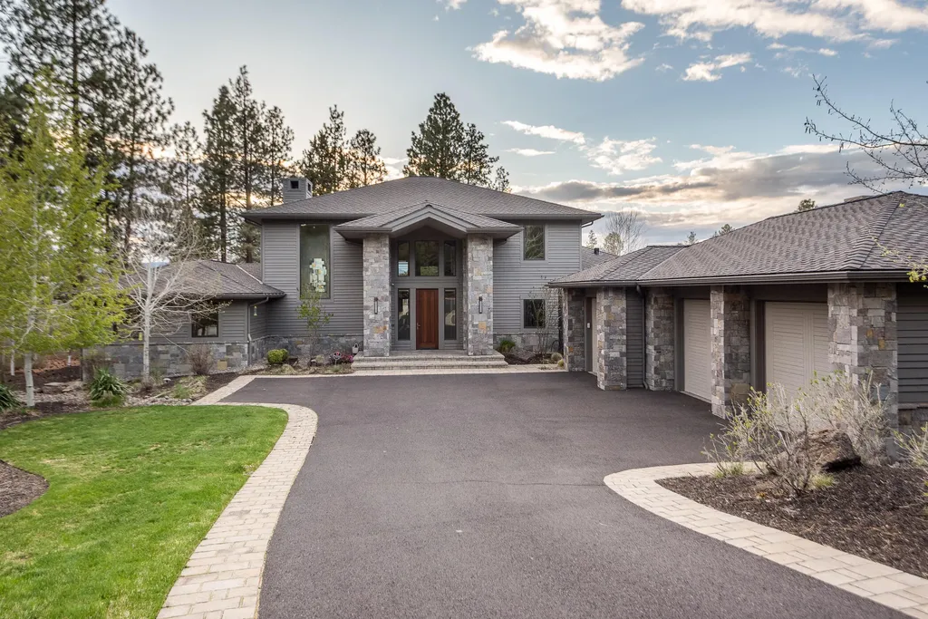 61451 Blurton Court Bend OR 97702