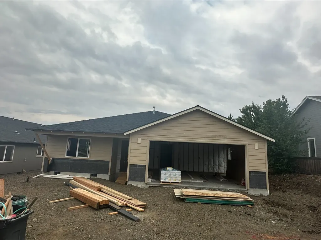 682 Nottingham Terrace Eagle Point OR 97524