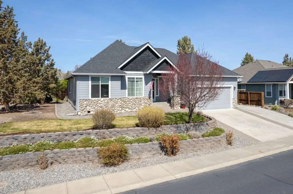 3835 SW Tommy Armour Lane Redmond OR 97756
