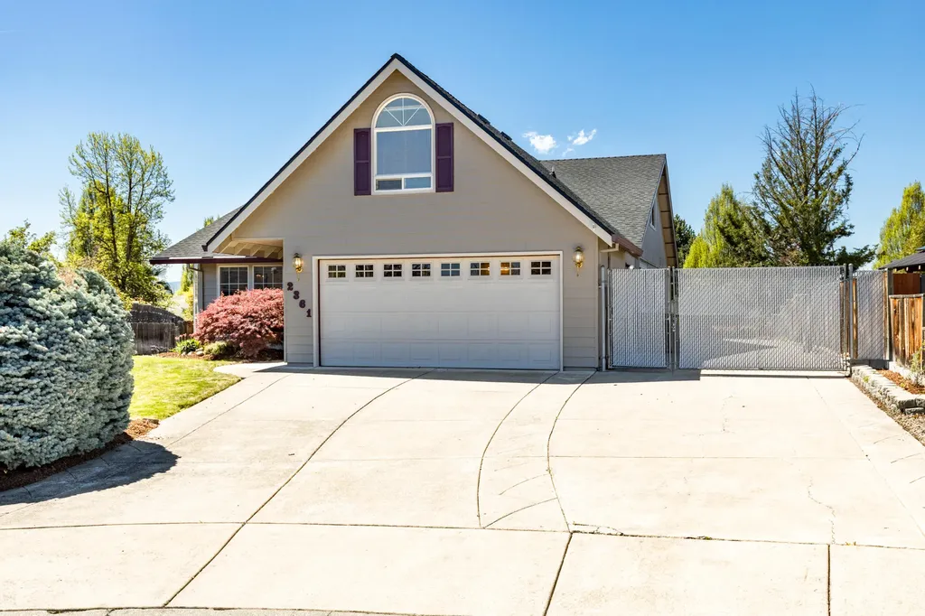 2361 Asher Drive Medford OR 97504