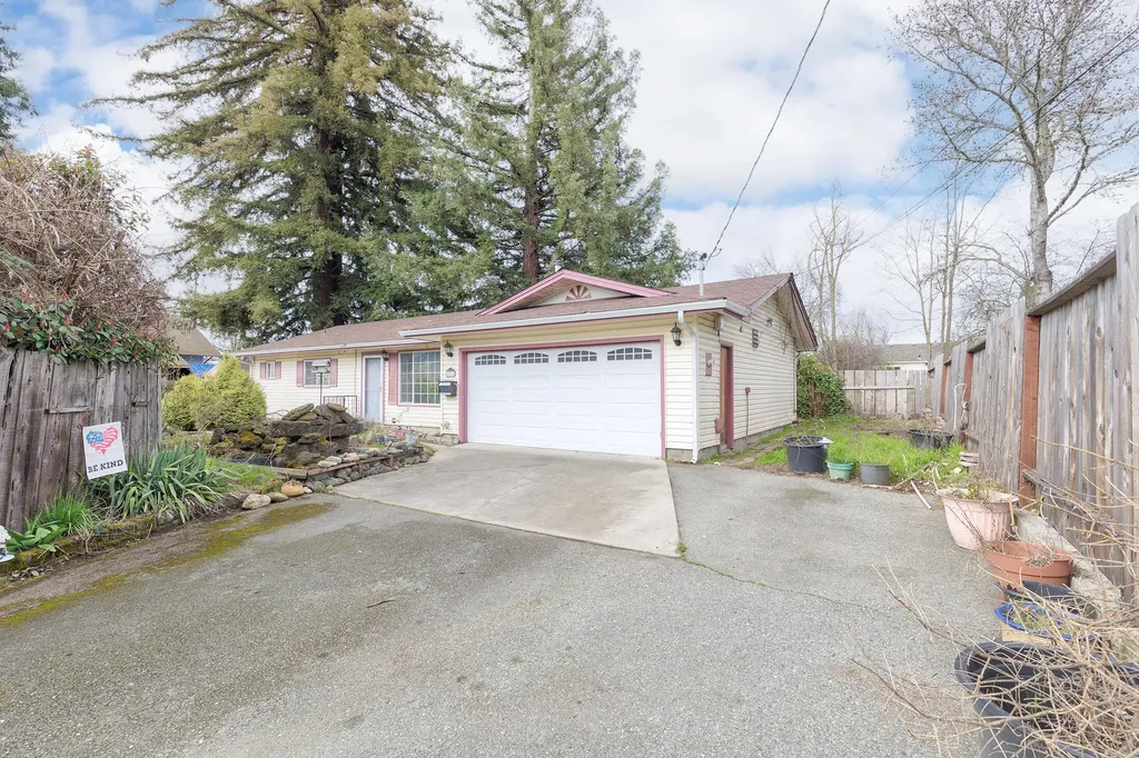 426 NE 12th Street Grants Pass OR 97526