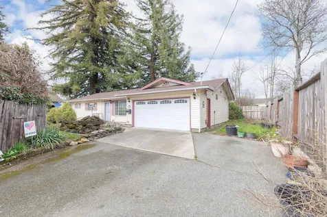 426 NE 12th Street Grants Pass OR 97526