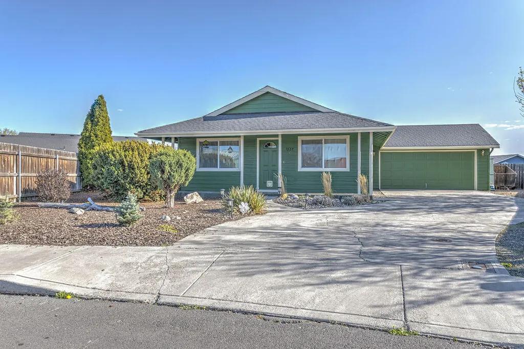 1527 NE Larry Court Prineville OR 97754