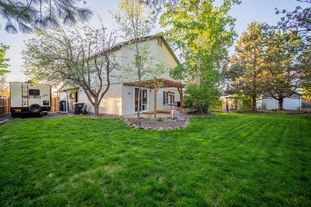 3172 NE Elizabeth Court Bend OR 97701