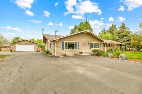 2821 Randall Avenue Central Point OR 97502