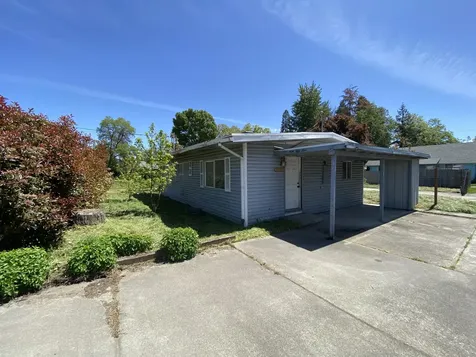 955 SE M Street Grants Pass OR 97526
