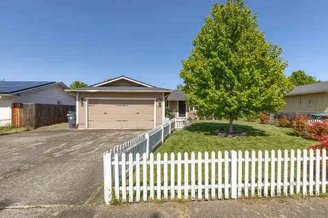 3008 Clearview Avenue Medford OR 97501
