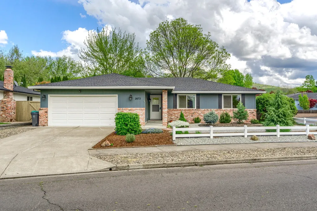 2872 Stonebrook Drive Medford OR 97504