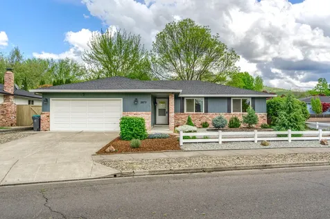 2872 Stonebrook Drive Medford OR 97504