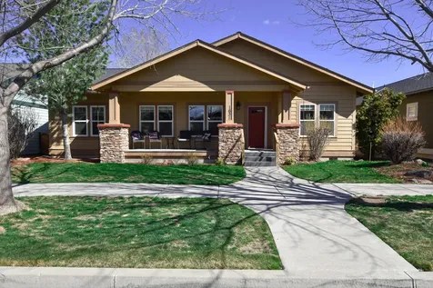 1631 NW Hickory Place Redmond OR 97756