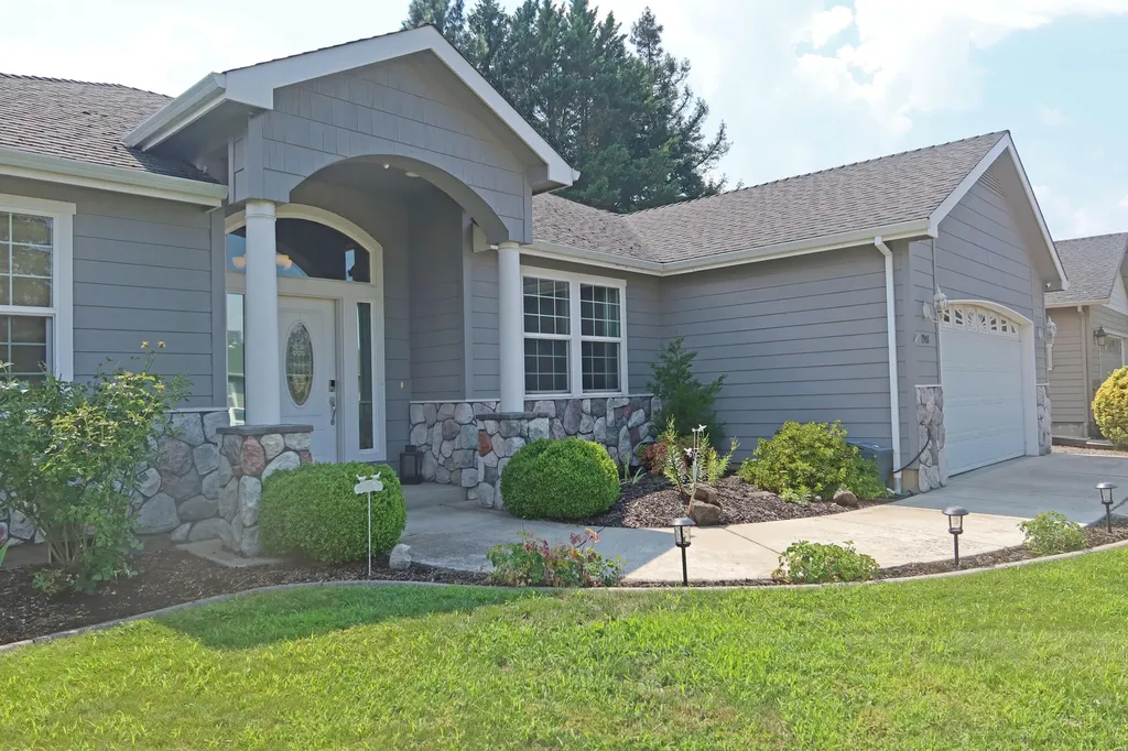 1901 Woodside Drive Medford OR 97501