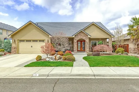 83 Pebble Creek Drive Eagle Point OR 97524