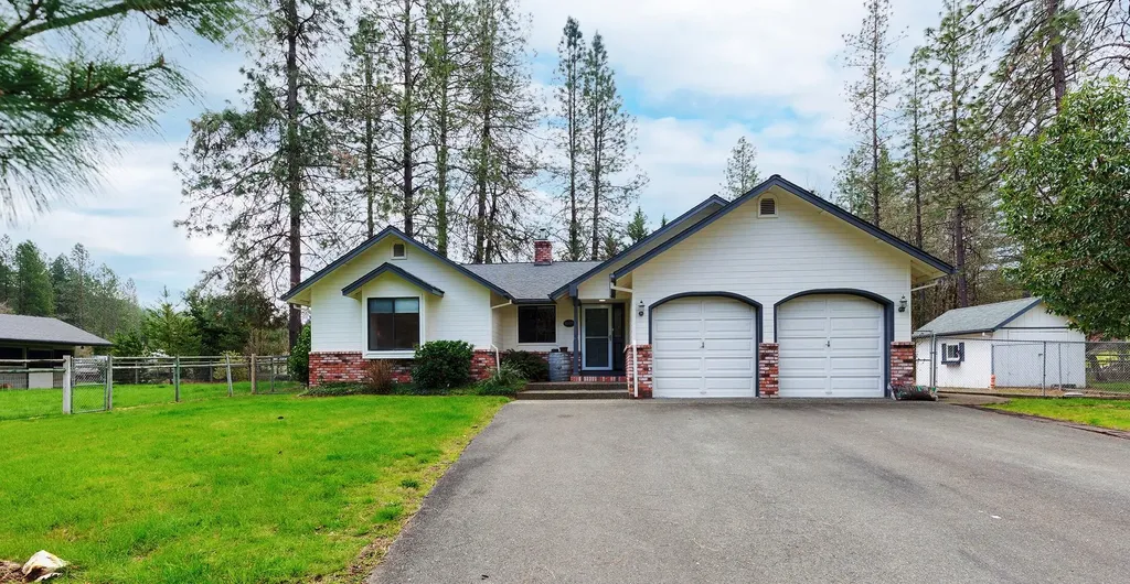 4809 E Evans Creek Road Rogue River OR 97537