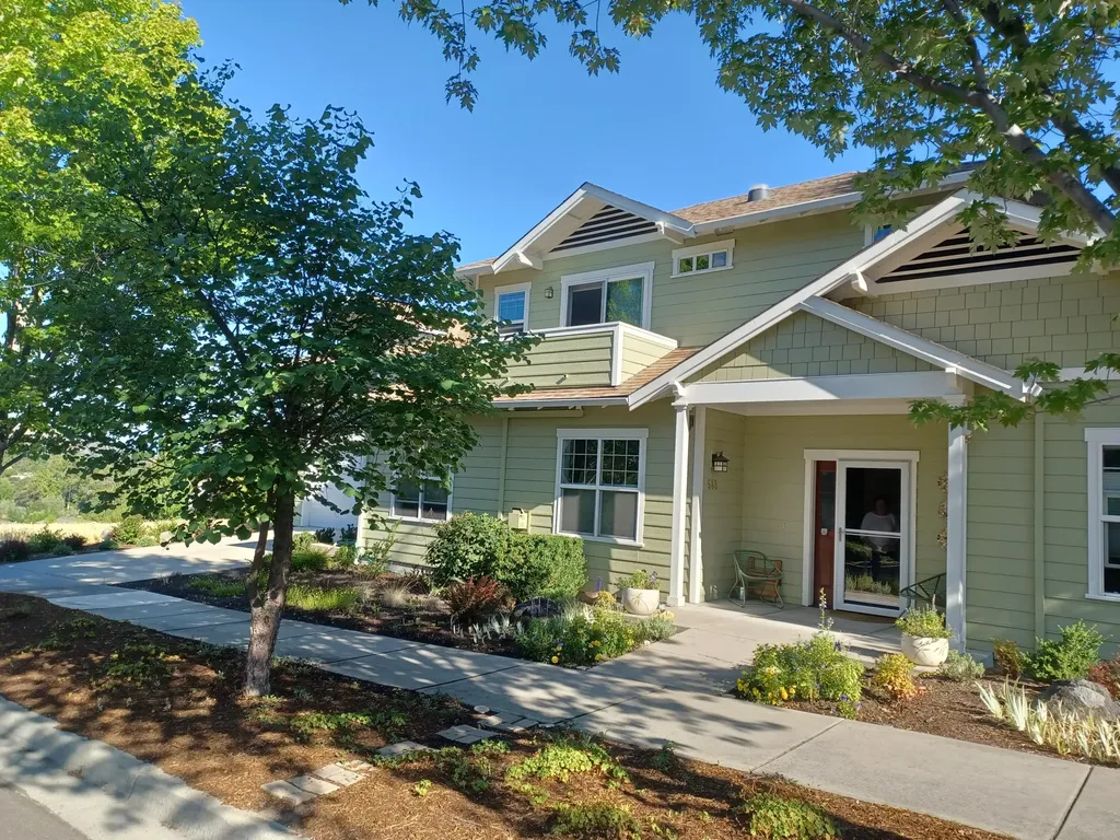 583 Nandina Street Ashland OR 97520