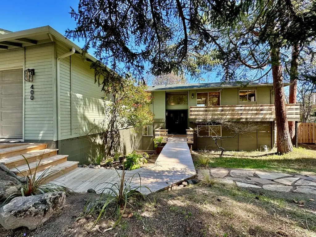 400 Courtney Street Ashland OR 97520