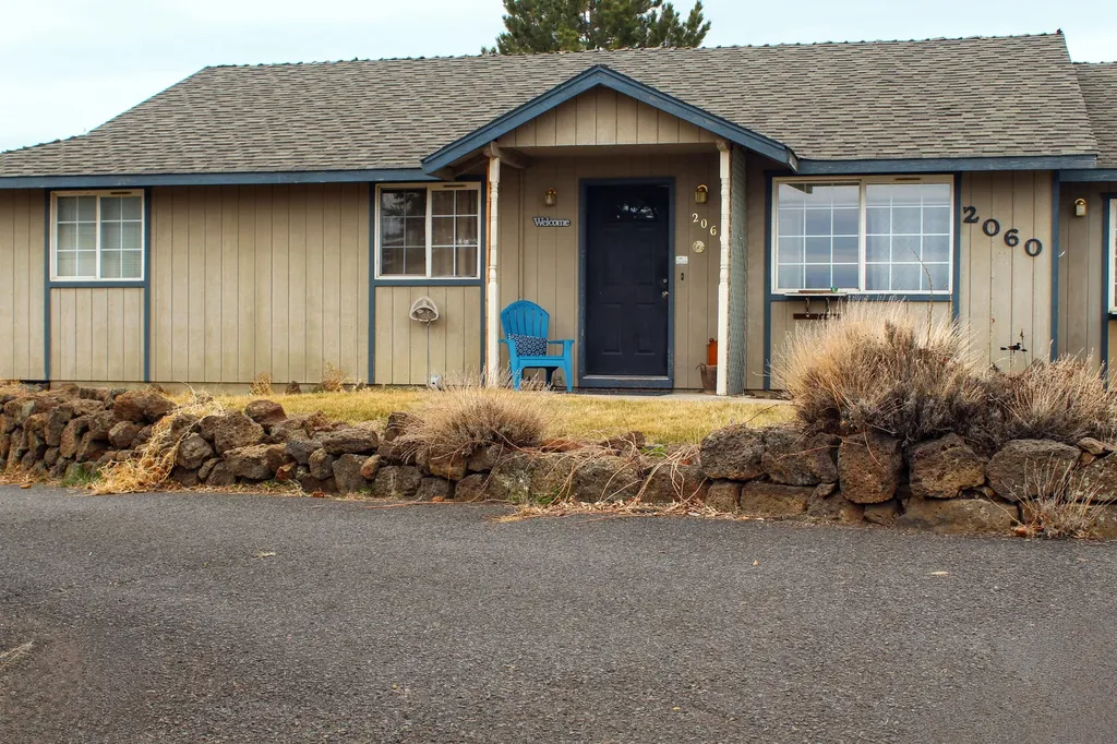 2060 SW 32nd Court Redmond OR 97756