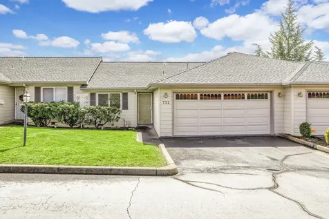 752 Hilldale Avenue Medford OR 97504