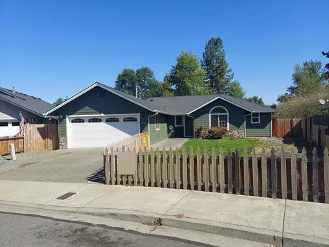 2986 SW Ravenwood Drive Grants Pass OR 97527