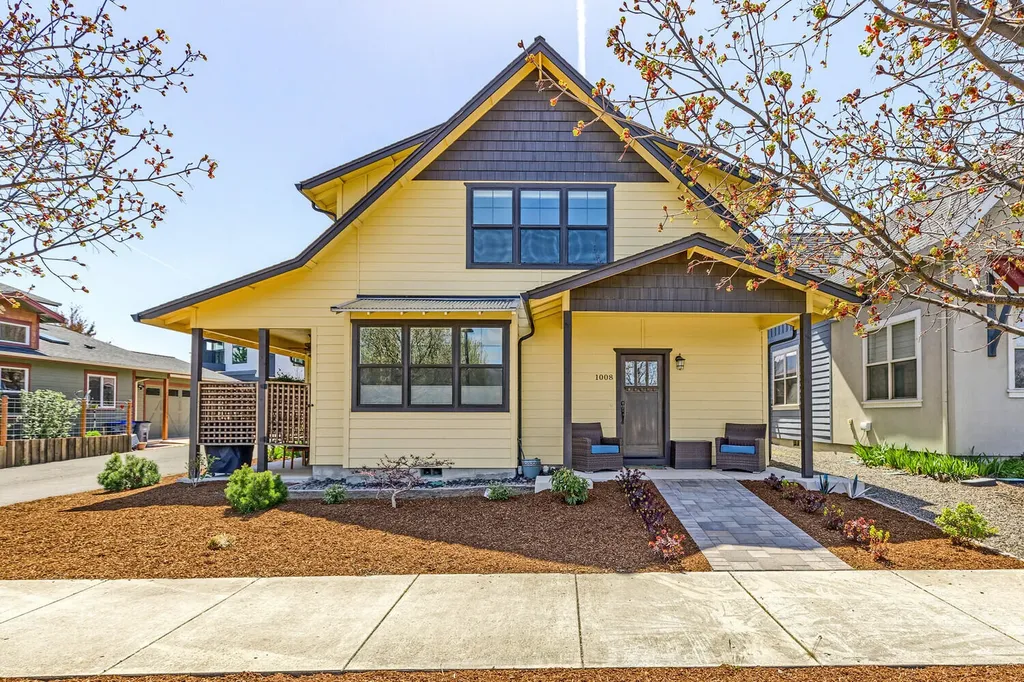 1008 Clear Creek Drive Ashland OR 97520