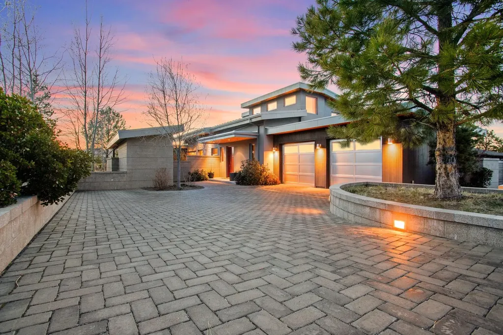 62689 Big Sage Way Bend OR 97703