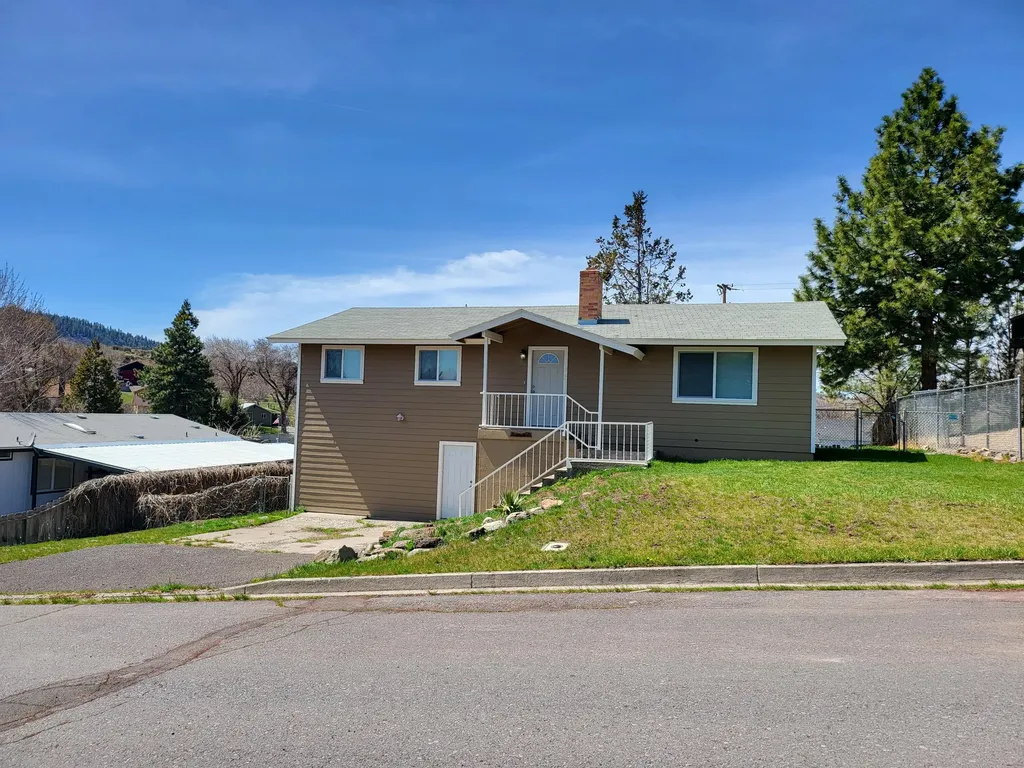 509 Mount Whitney Street Klamath Falls OR 97601