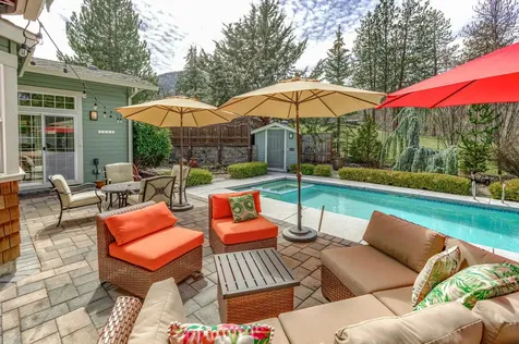 570 Nyla Lane Ashland OR 97520