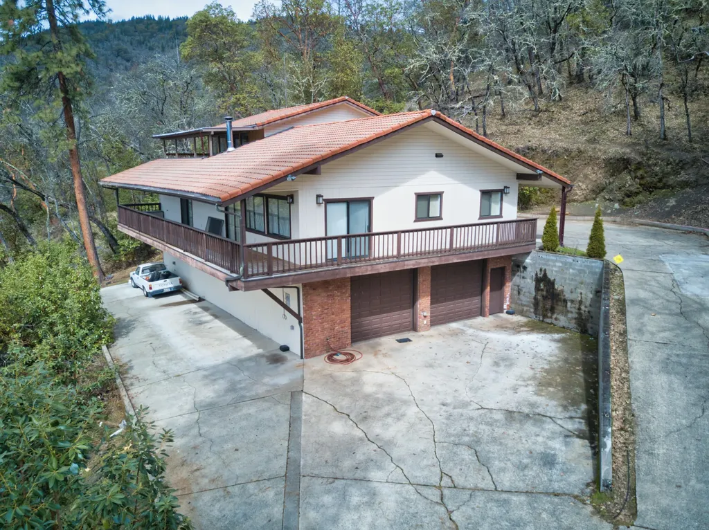 1632 NE Terrace Drive Grants Pass OR 97526