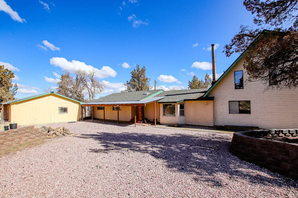 8810 NW Eagle Drive Redmond OR 97756