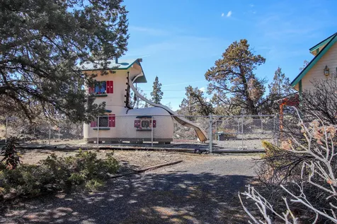 8810 NW Eagle Drive Redmond OR 97756