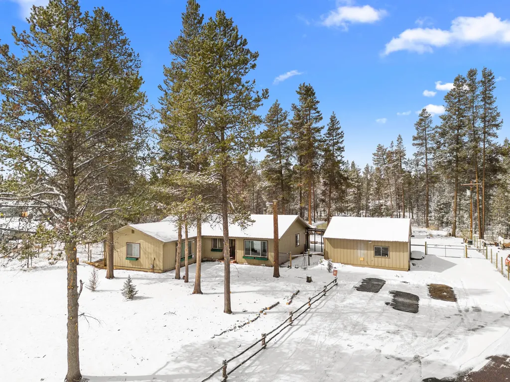 52475 Skidgel Road La Pine OR 97739