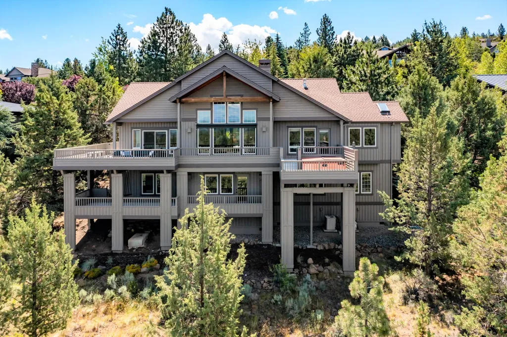 3322 NW Panorama Drive Bend OR 97703