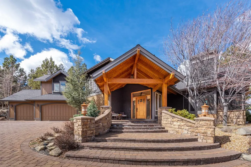 3381 NW Panorama Drive Bend OR 97703