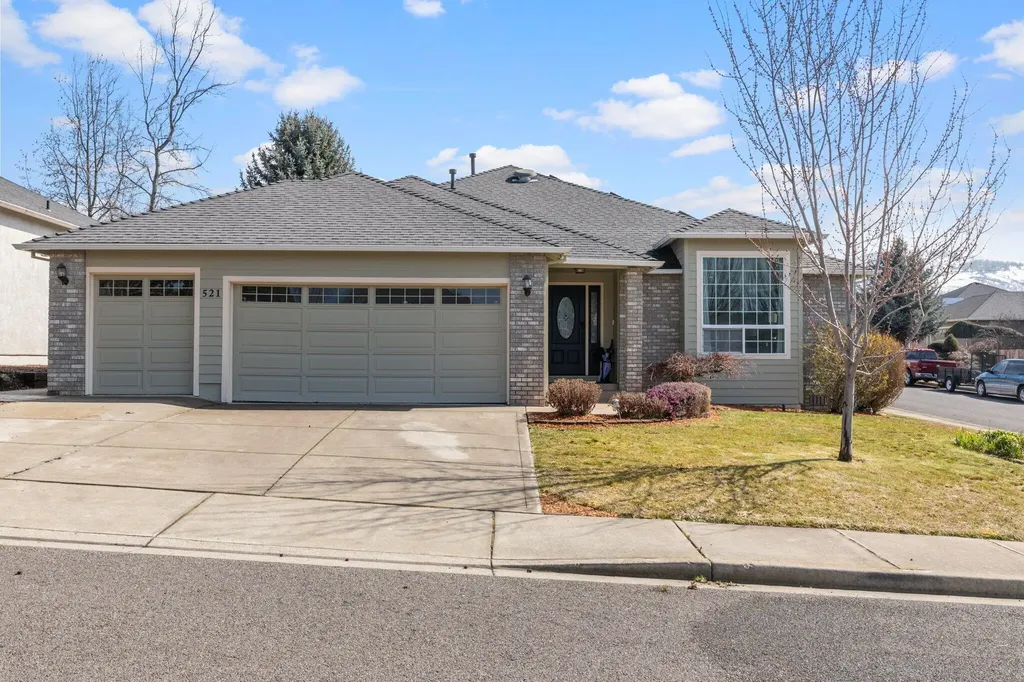 521 Sterling Point Drive Medford OR 97504