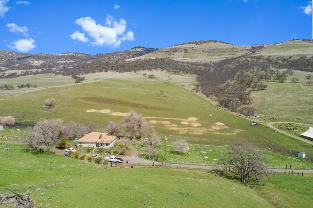 3403 N Valley View Road Ashland OR 97520