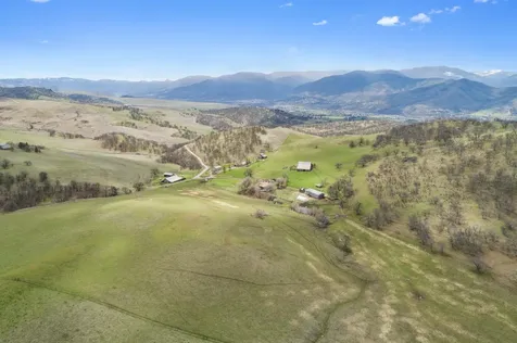 3403 N Valley View Road Ashland OR 97520