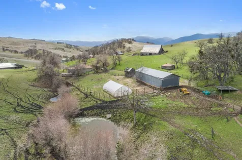 3403 N Valley View Road Ashland OR 97520