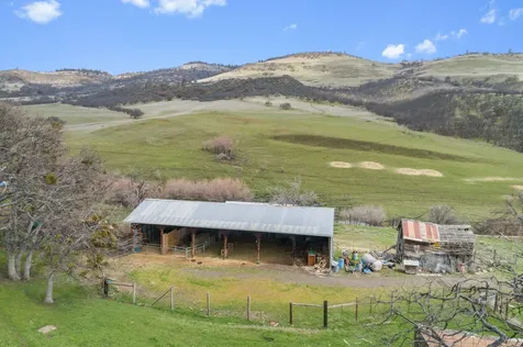 3403 N Valley View Road Ashland OR 97520