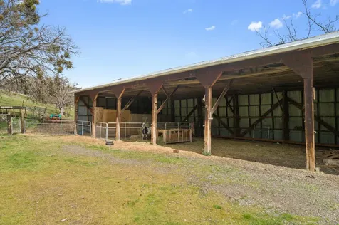3403 N Valley View Road Ashland OR 97520