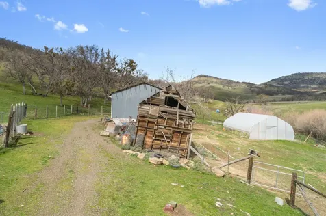 3403 N Valley View Road Ashland OR 97520