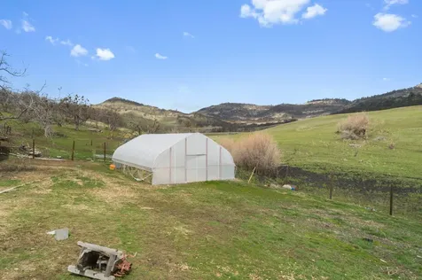 3403 N Valley View Road Ashland OR 97520