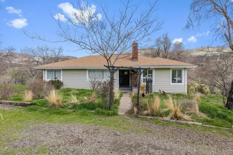 3403 N Valley View Road Ashland OR 97520