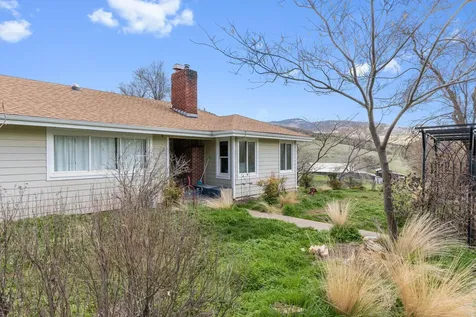 3403 N Valley View Road Ashland OR 97520