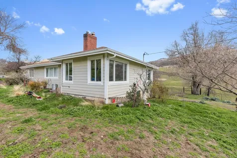 3403 N Valley View Road Ashland OR 97520