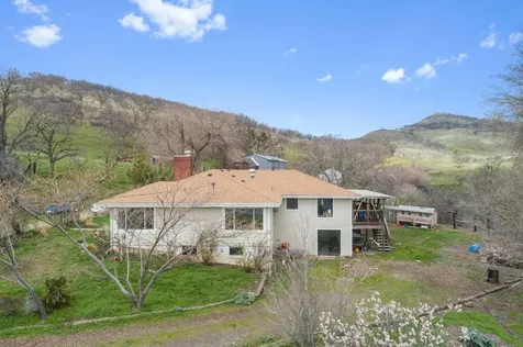 3403 N Valley View Road Ashland OR 97520