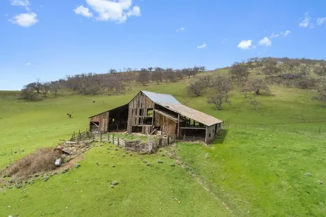 3403 N Valley View Road Ashland OR 97520